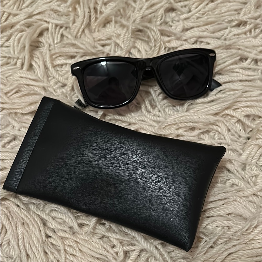 Unknown Brand - Black wayfarer Sunglasses
